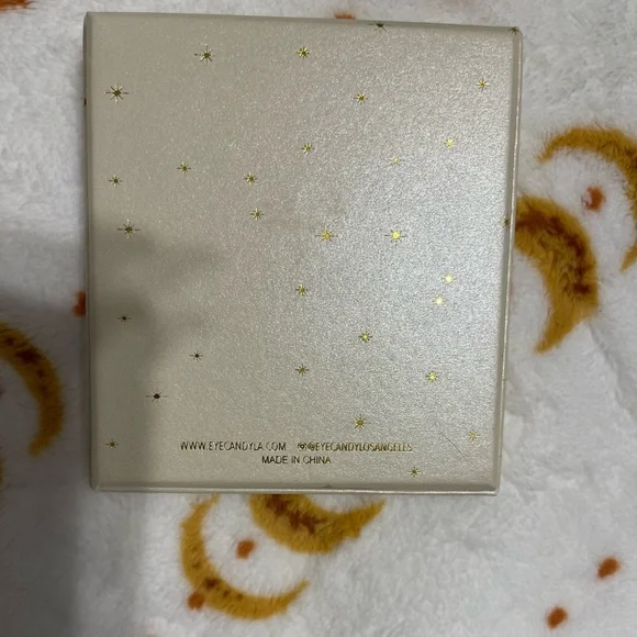 Black Feather Earrings NWT - Picture 4 of 4